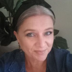 Meet your Posher, Peta